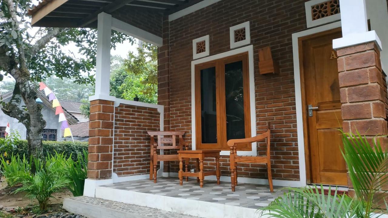 Genthong Homestay Magelang Exterior foto